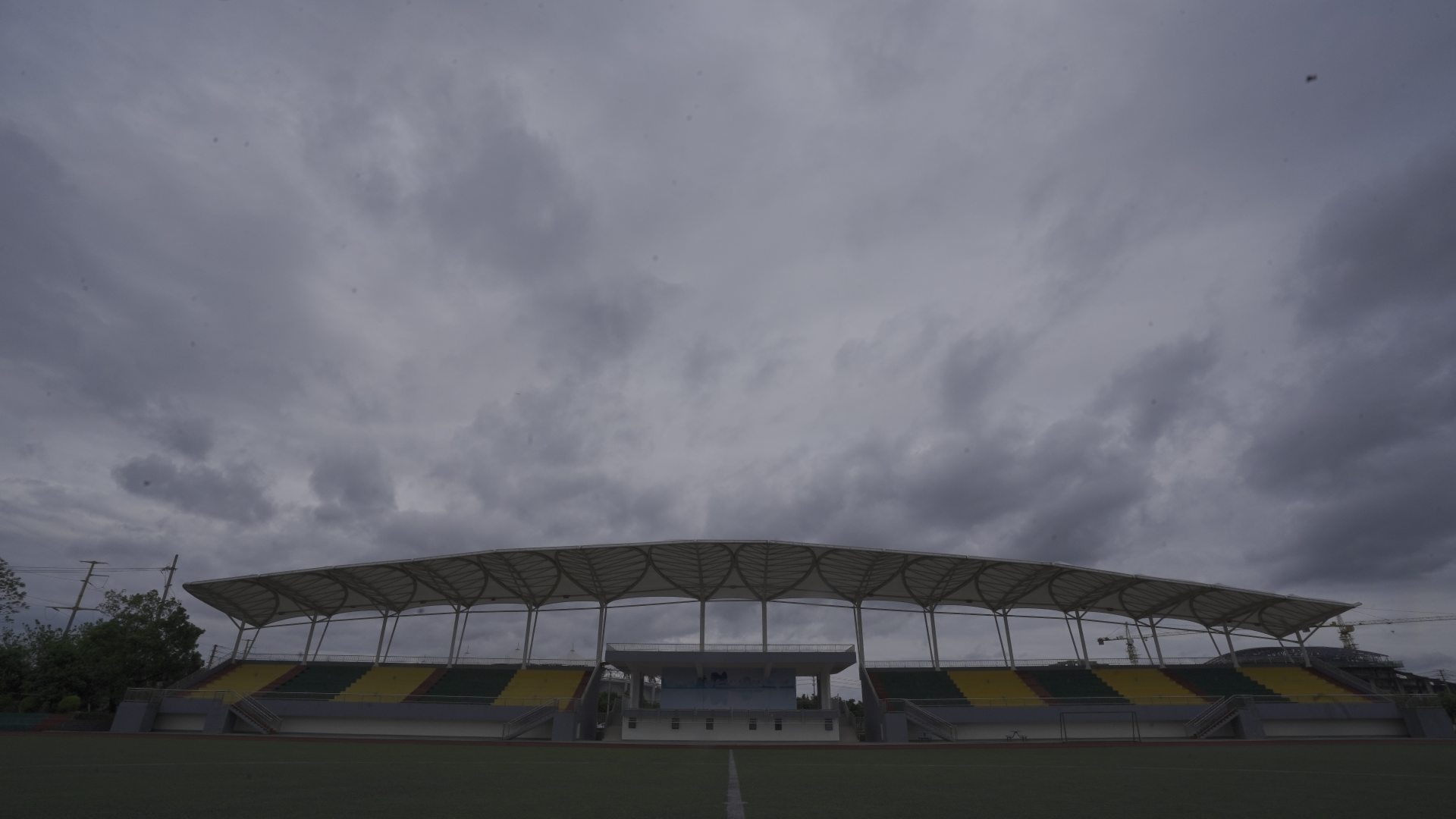 4K足球场建筑摄影摄像视频的预览图