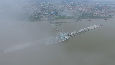 1080P云端鸟瞰吴淞港视频的预览图