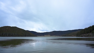 1080P自然风光湖畔水面实拍视频的预览图