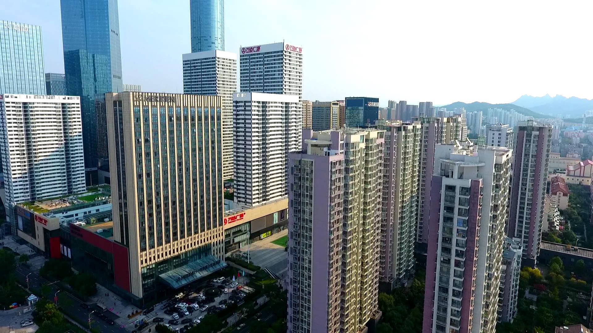 1080P城市高楼建筑航拍万达36s视频的预览图