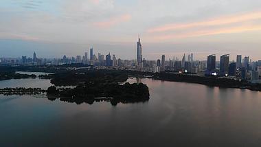 1080P航拍南京玄武湖紫峰城市视频的预览图