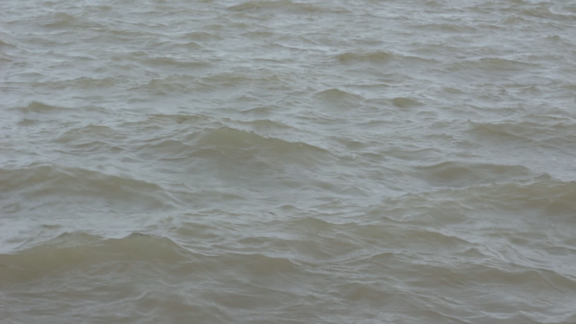 1080P波涛汹涌的江面视频的预览图