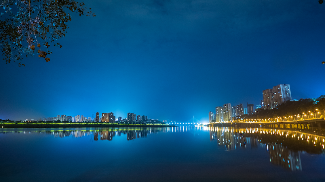 1080P大气江边城市夜景延时视频的预览图
