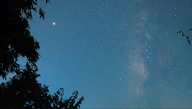 1080P星空星轨夜景延时摄影视频的预览图