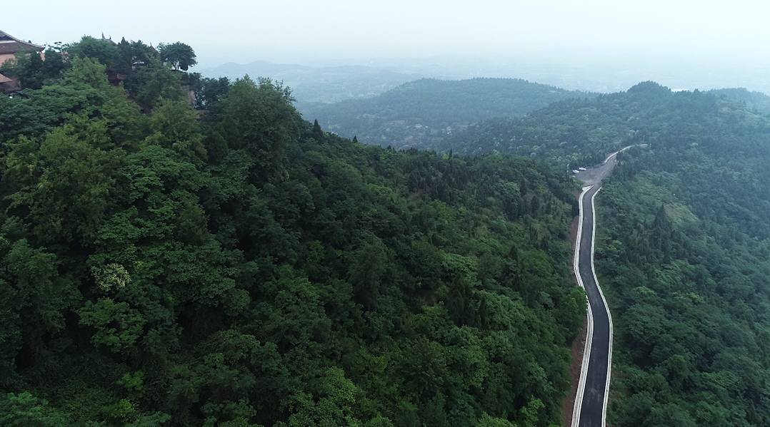 1080P航拍盘山森林公路移动素材视频的预览图