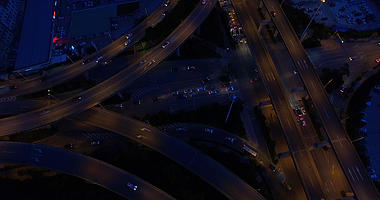 4k北京二环夜景高架车辆俯拍视频的预览图
