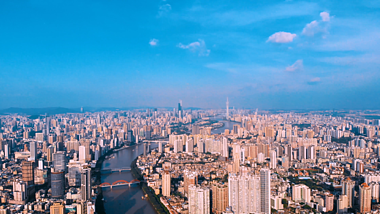 4k航拍俯瞰晴天广州城视频的预览图