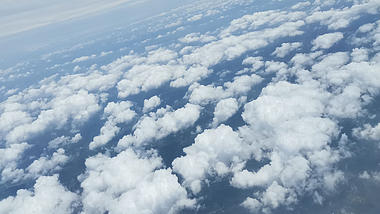4K高清拍摄云层之上视频的预览图