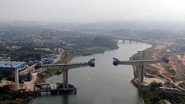 4K高清航拍跨河大桥施工现场视频的预览图