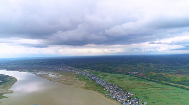 自然风光涪江流域高清实拍视频的预览图
