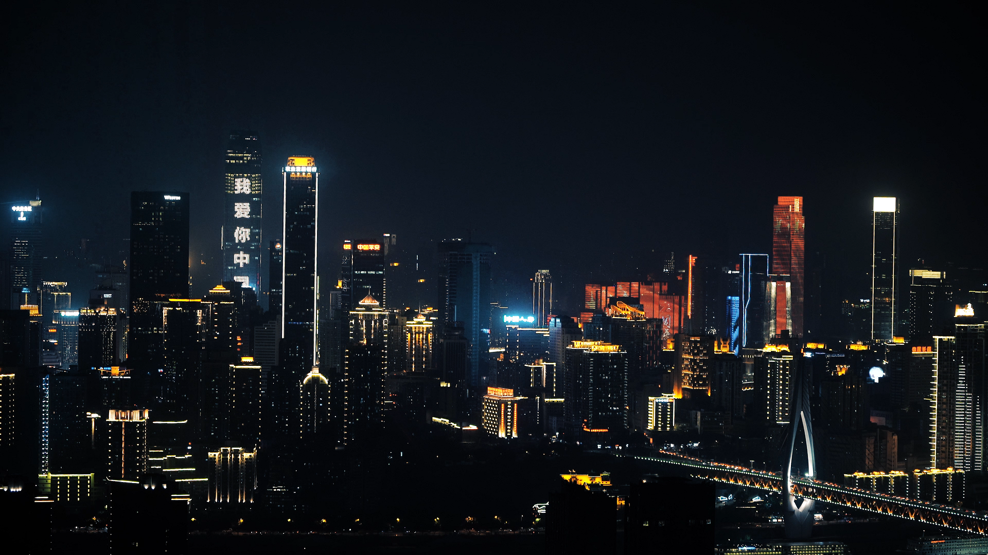 4K江面俯瞰城市夜景视频的预览图