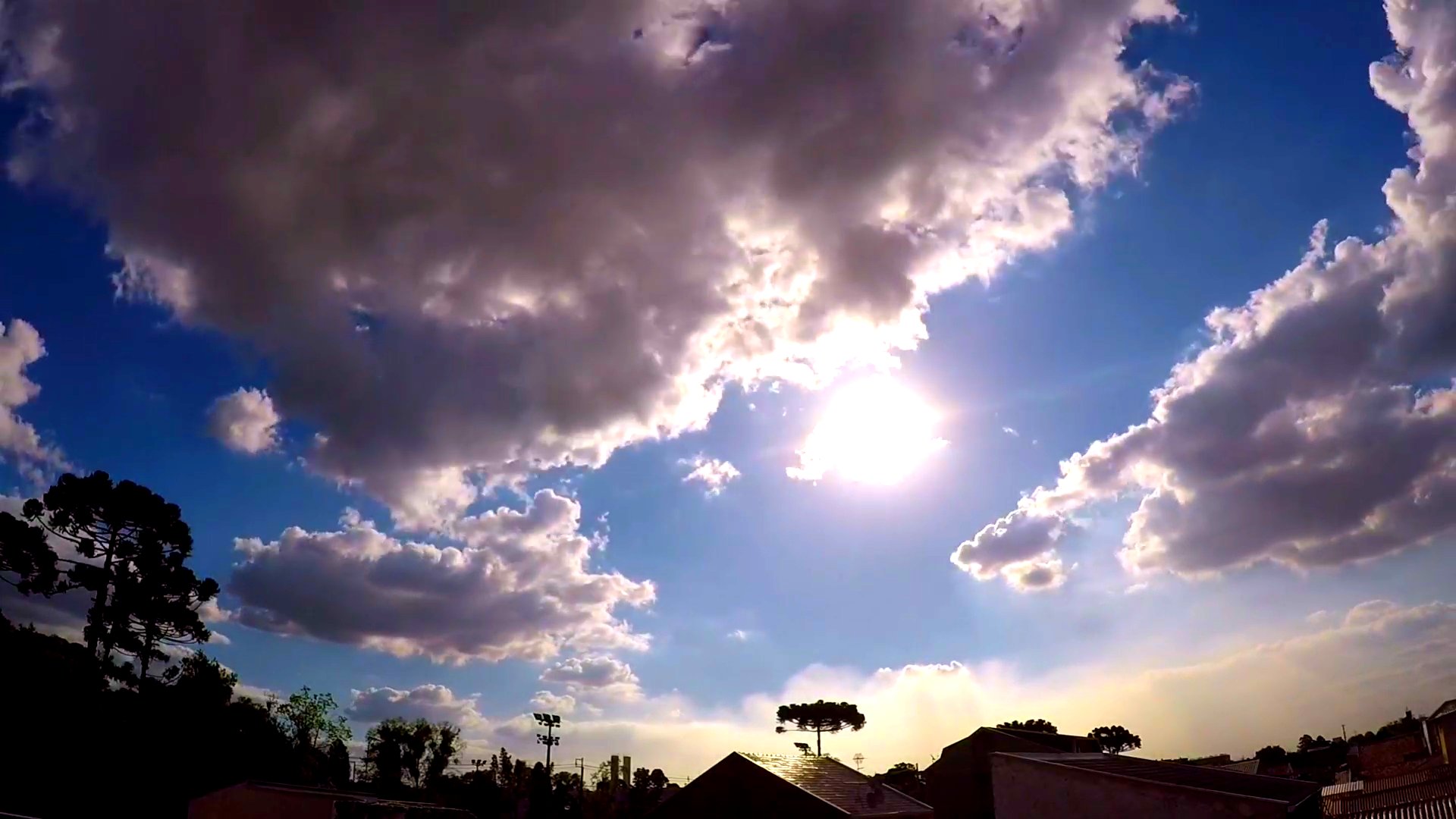 1080p蓝天白云日光延时高清实拍视频的预览图