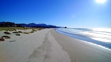 1080p阳光沙滩海岸高清实拍视频的预览图