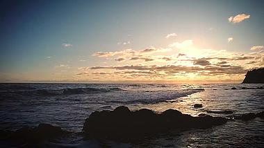 1080p夕阳黄昏落日礁石实拍视频的预览图