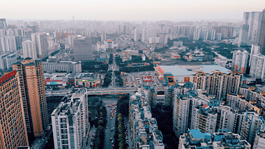 4K航拍高空俯拍南宁城市群视频的预览图