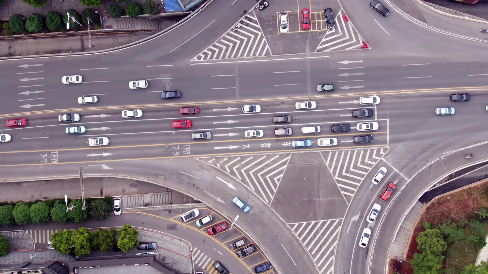1080P俯拍城市大道车流量视频的预览图