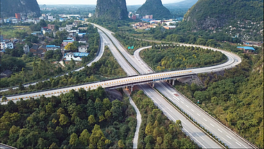 高清航拍4k高速公路车流运输视频的预览图