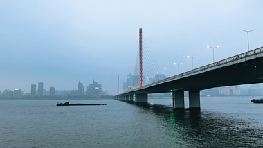 1080P杭州钱塘江大桥早晨风光视频的预览图