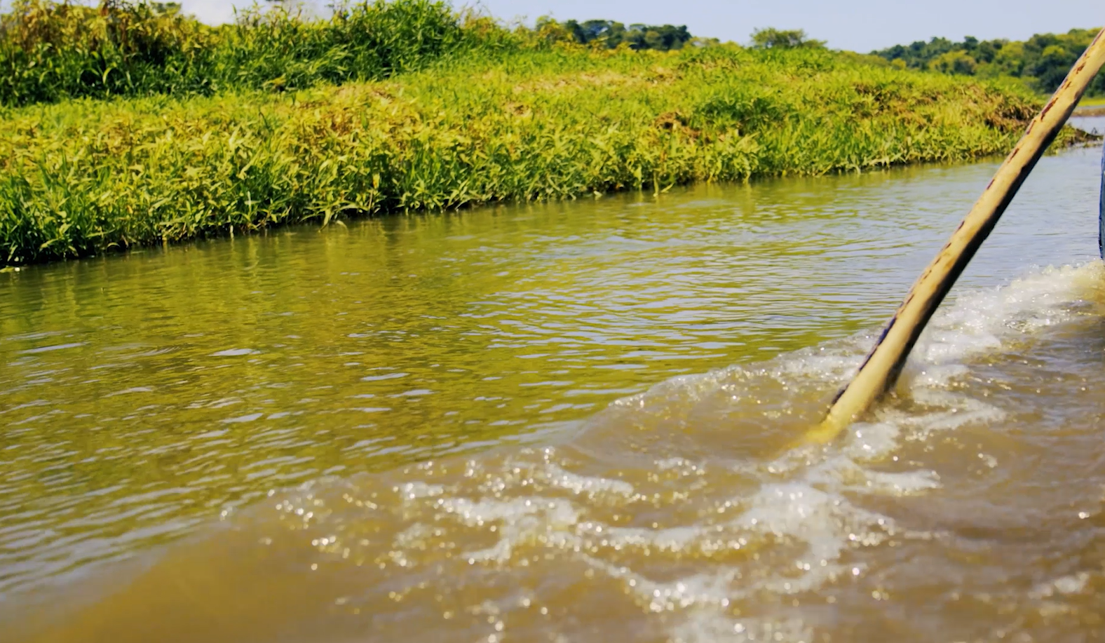 1080p实拍河流划船水波短视频素材视频的预览图