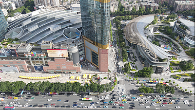 航拍广州市中心市民购物步行街城市车流视频的预览图