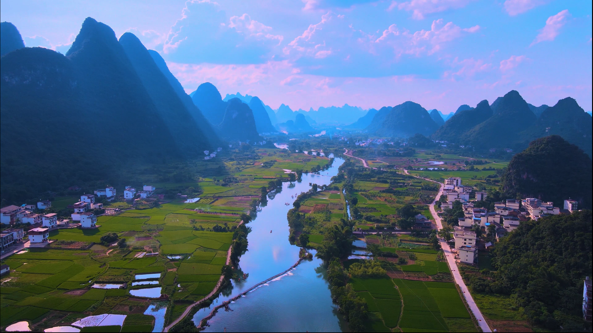 高清航拍桂林遇龙河景区景色视频的预览图