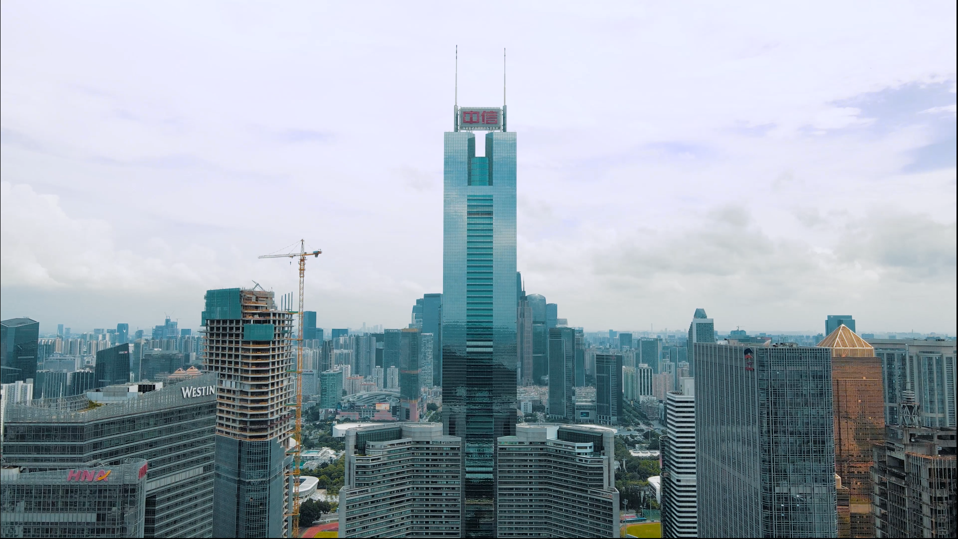 航拍一线城市广州市中心地标建筑视频的预览图