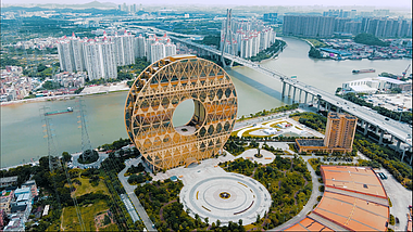 4K航拍广州圆大厦城市建筑视频的预览图