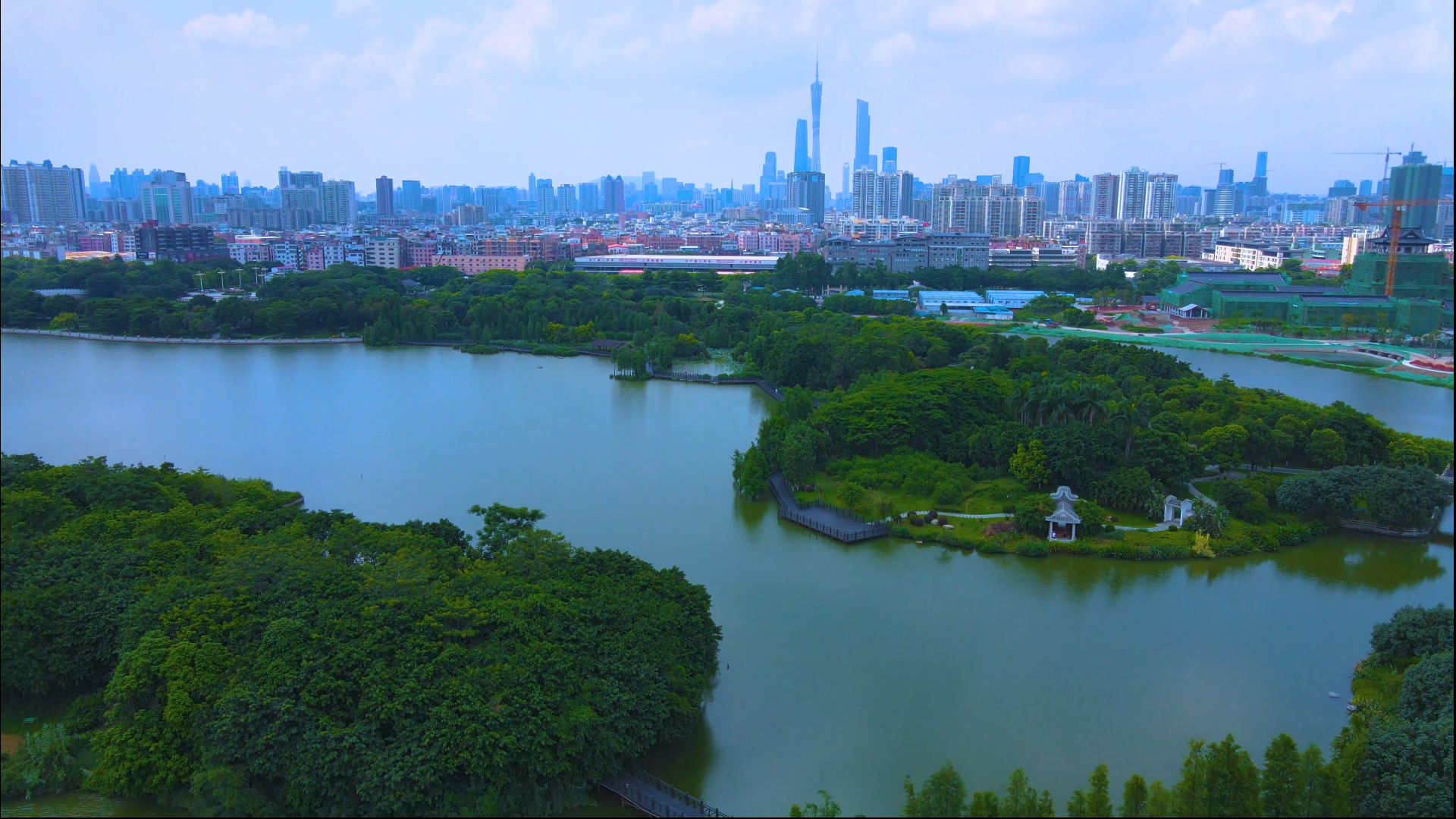4K广州海珠湖景区航拍高清视频的预览图
