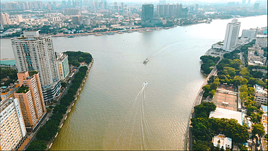 4K航拍广州荔湾区前航道船只珠江风景视频的预览图