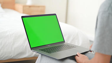4k男士触碰绿幕笔记本抠像视频ae模板视频的预览图