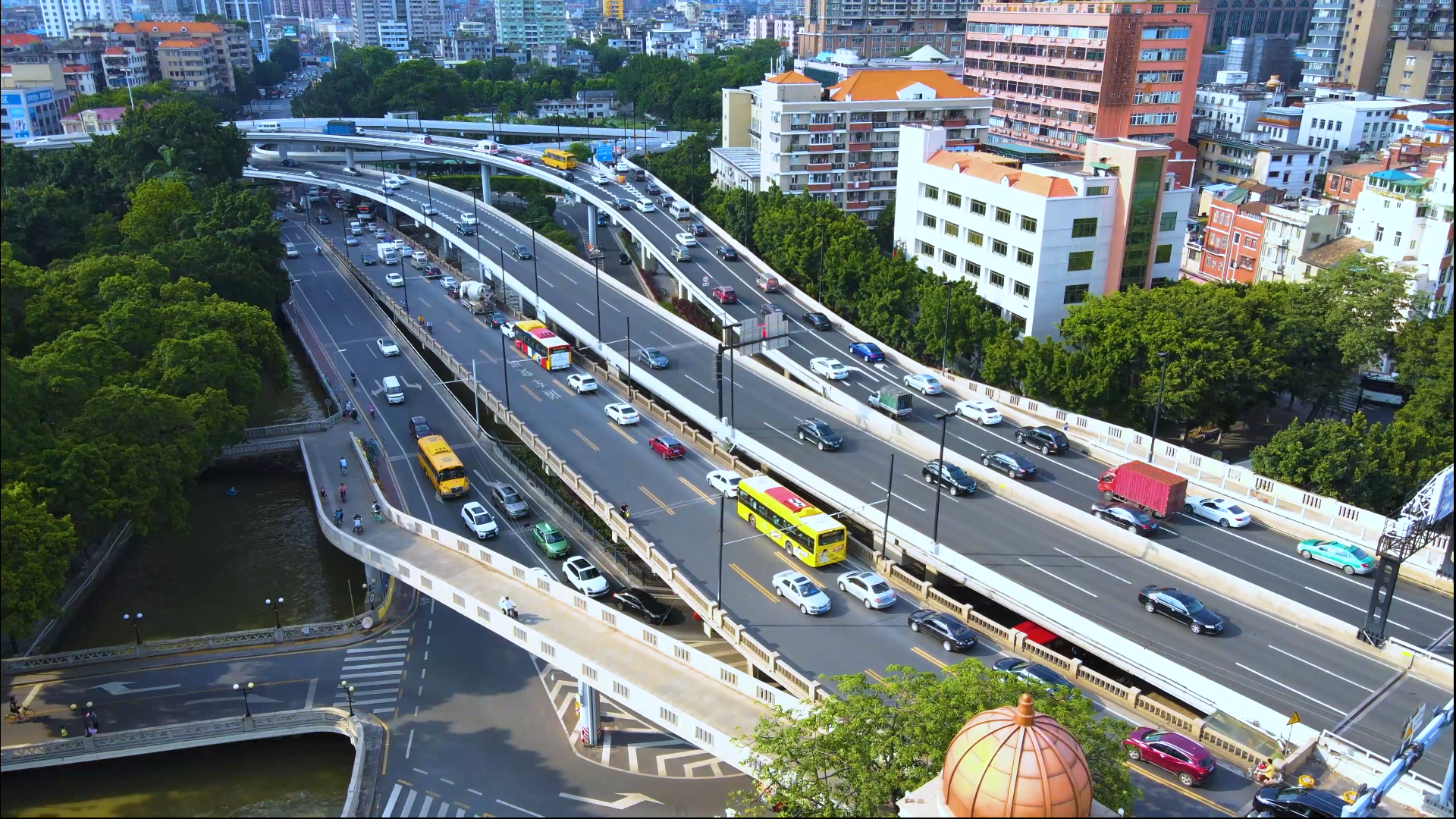 4K广州越秀区城市立体交通车流视频的预览图