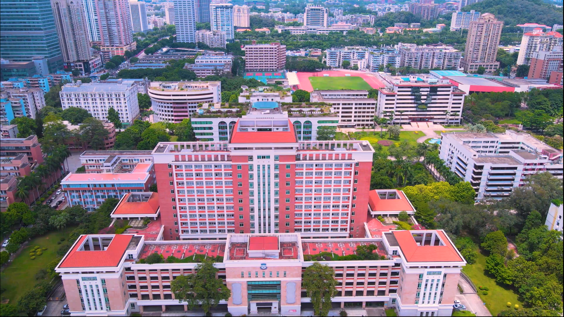 4K广州华南师范大学航拍视频的预览图
