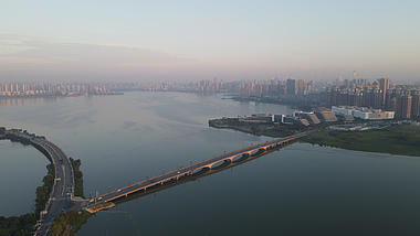 1080P武汉南湖清晨航拍摄影片头片尾视频的预览图