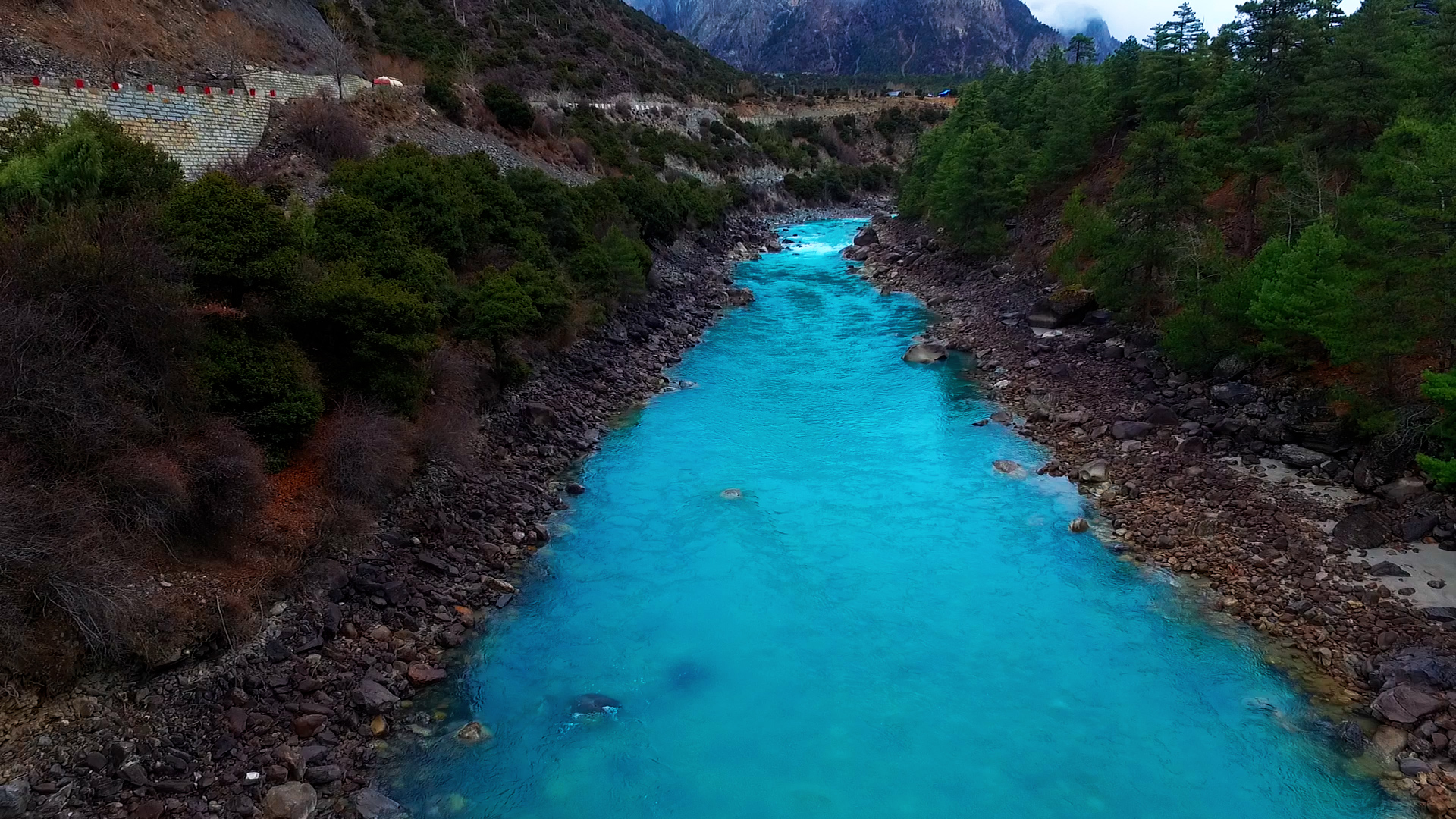 1080P航拍西藏尼洋河美景视频的预览图