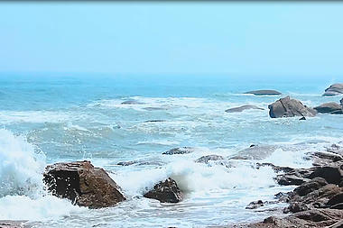 1080P青岛海边实拍视频视频的预览图