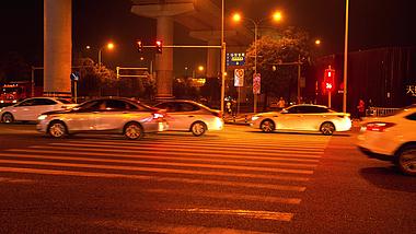 4K实拍重庆夜晚街头马路上车流视频素材视频的预览图