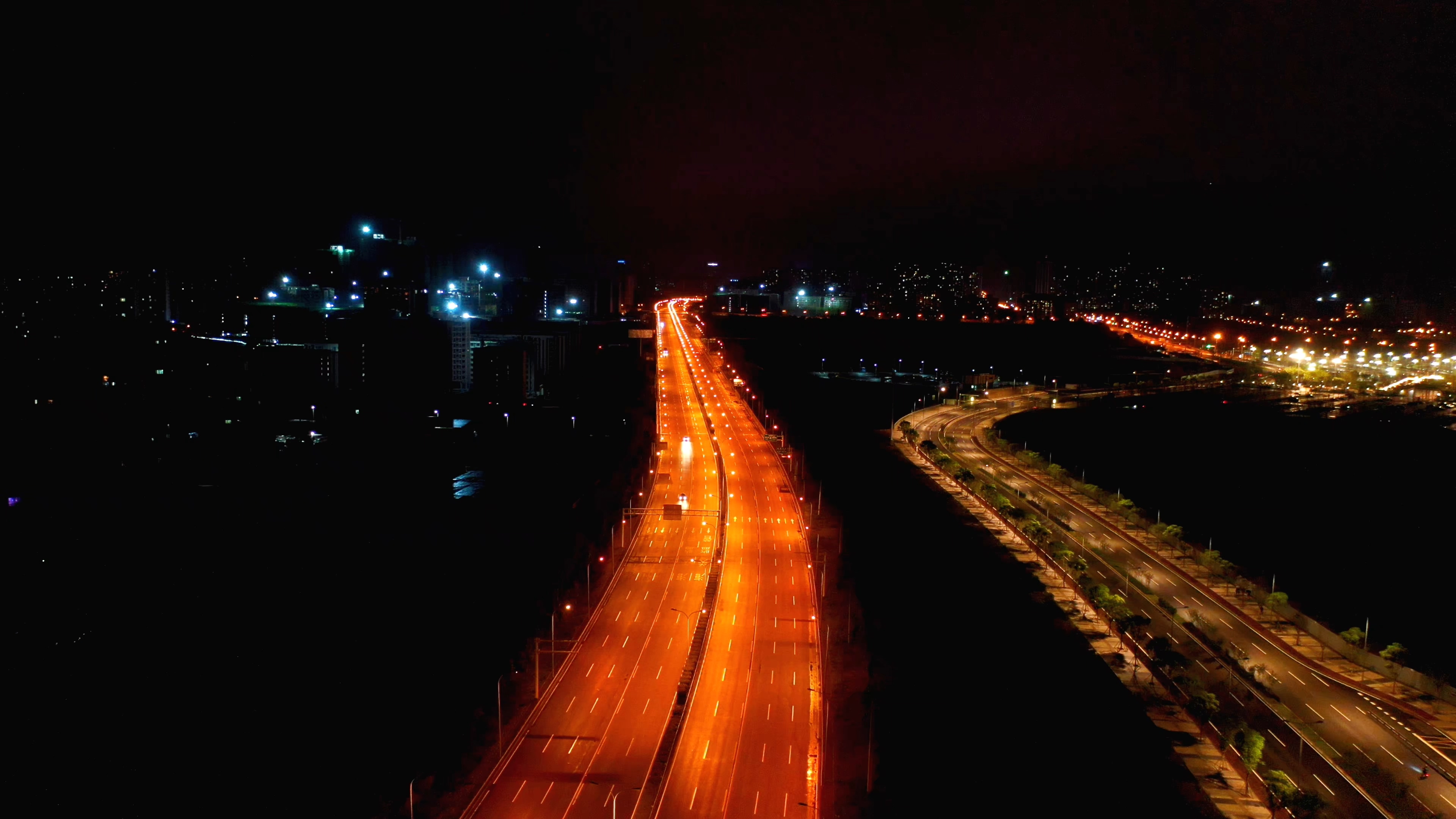 4K实拍马路交通夜景航拍视频素材视频的预览图