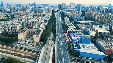 4k广州环城高速城市交通车流实拍视频的预览图