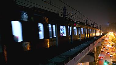 4K实拍夜晚地铁缓缓驶出站台视频素材视频的预览图