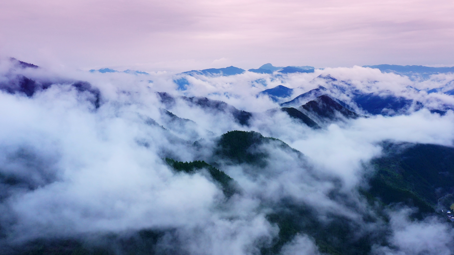4k大气航拍山区云海云雾风景实拍视频视频的预览图