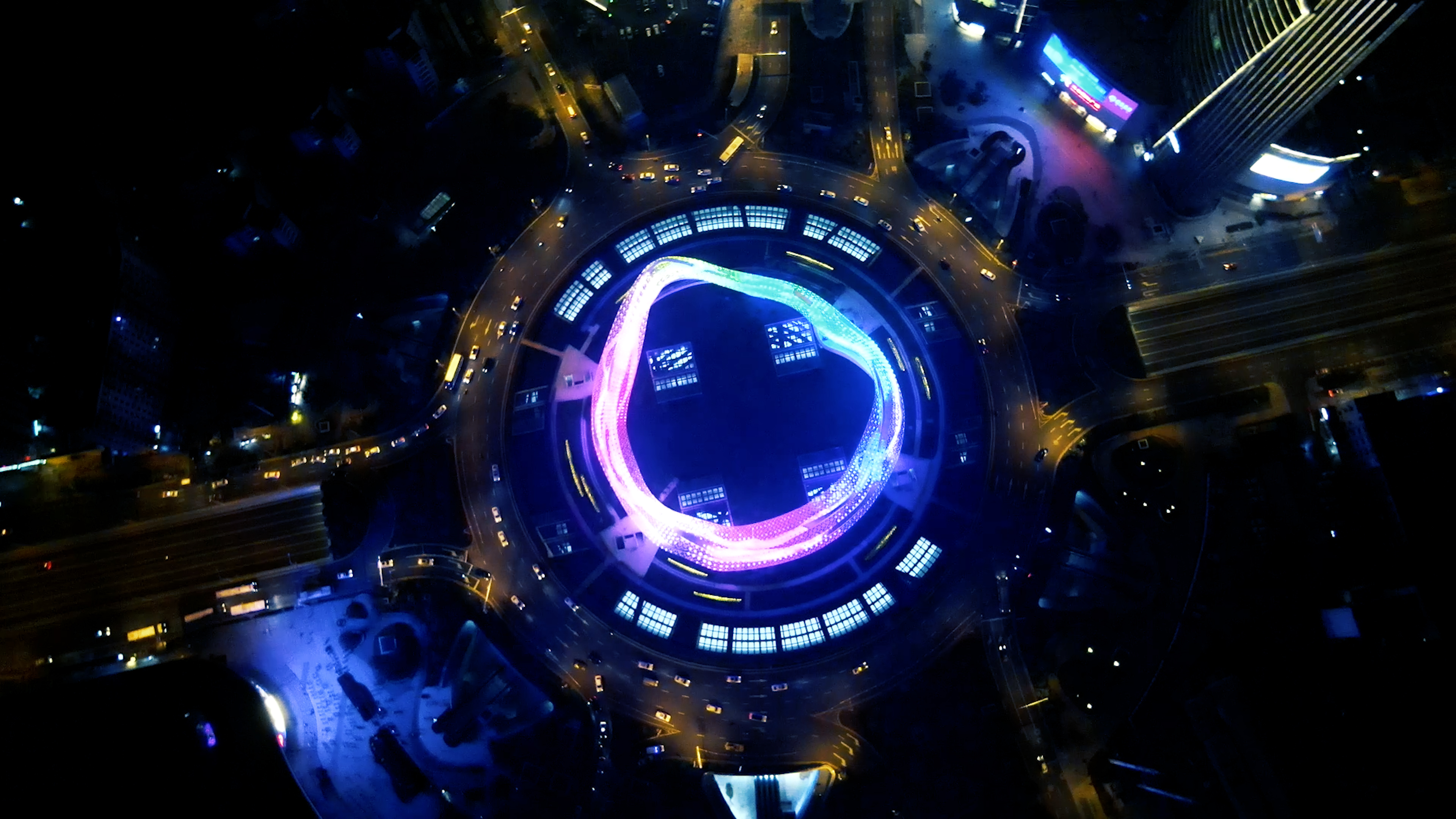 超清4K武汉光谷广场地标建筑夜景航拍视频的预览图