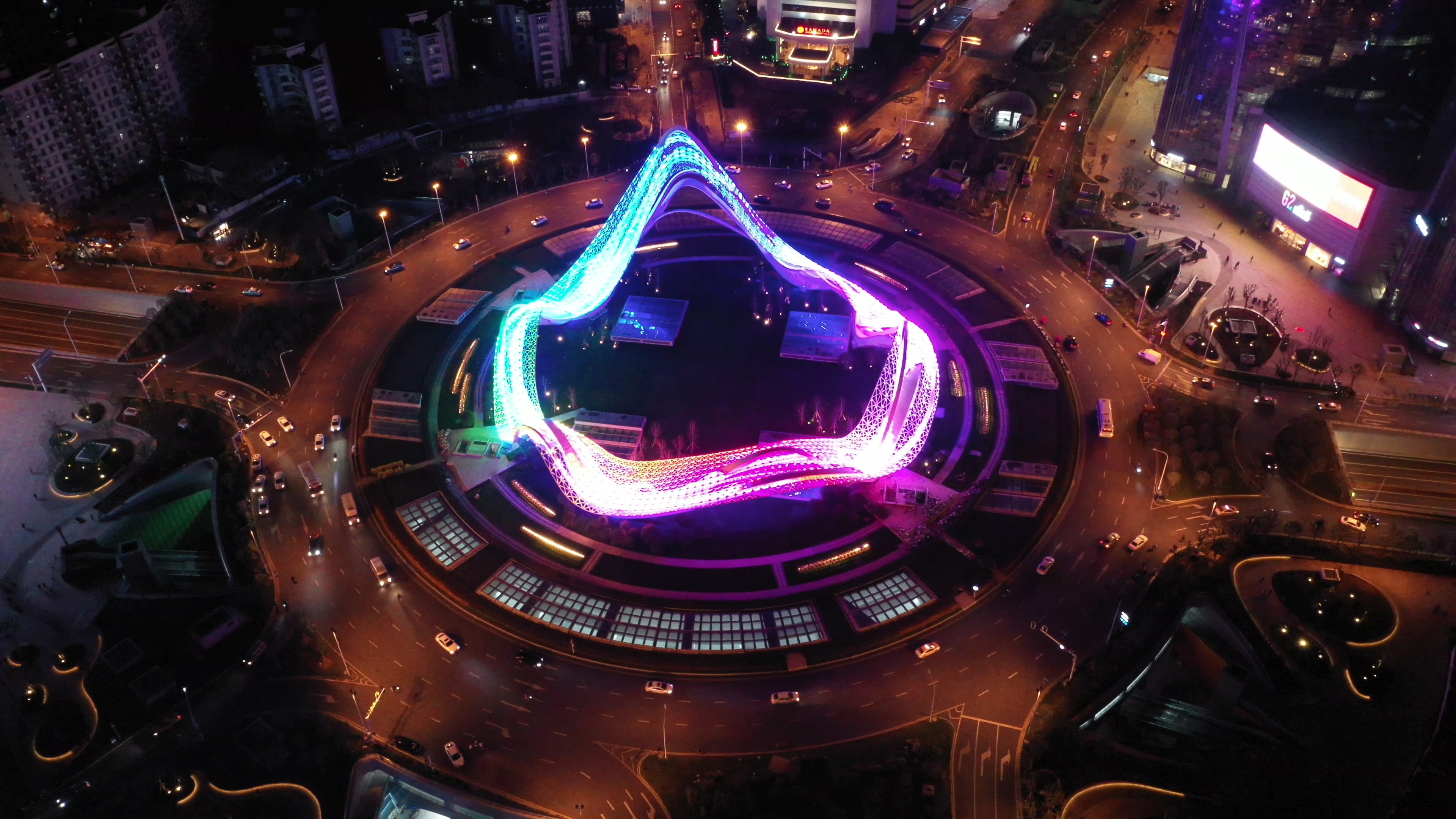 4K武汉城市光谷广场夜景实拍视频视频的预览图