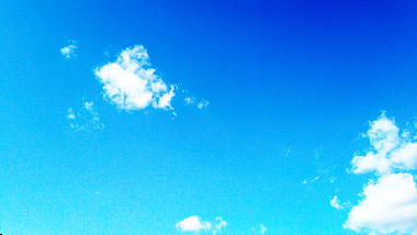 1080P延时秋天里的蓝天流云视频的预览图