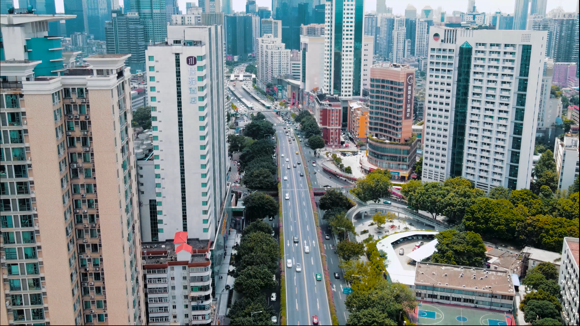 4k广州城市交通天河区城市建筑视频的预览图