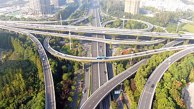 4K航拍杭州彩虹立交桥车流交通实况视频视频的预览图