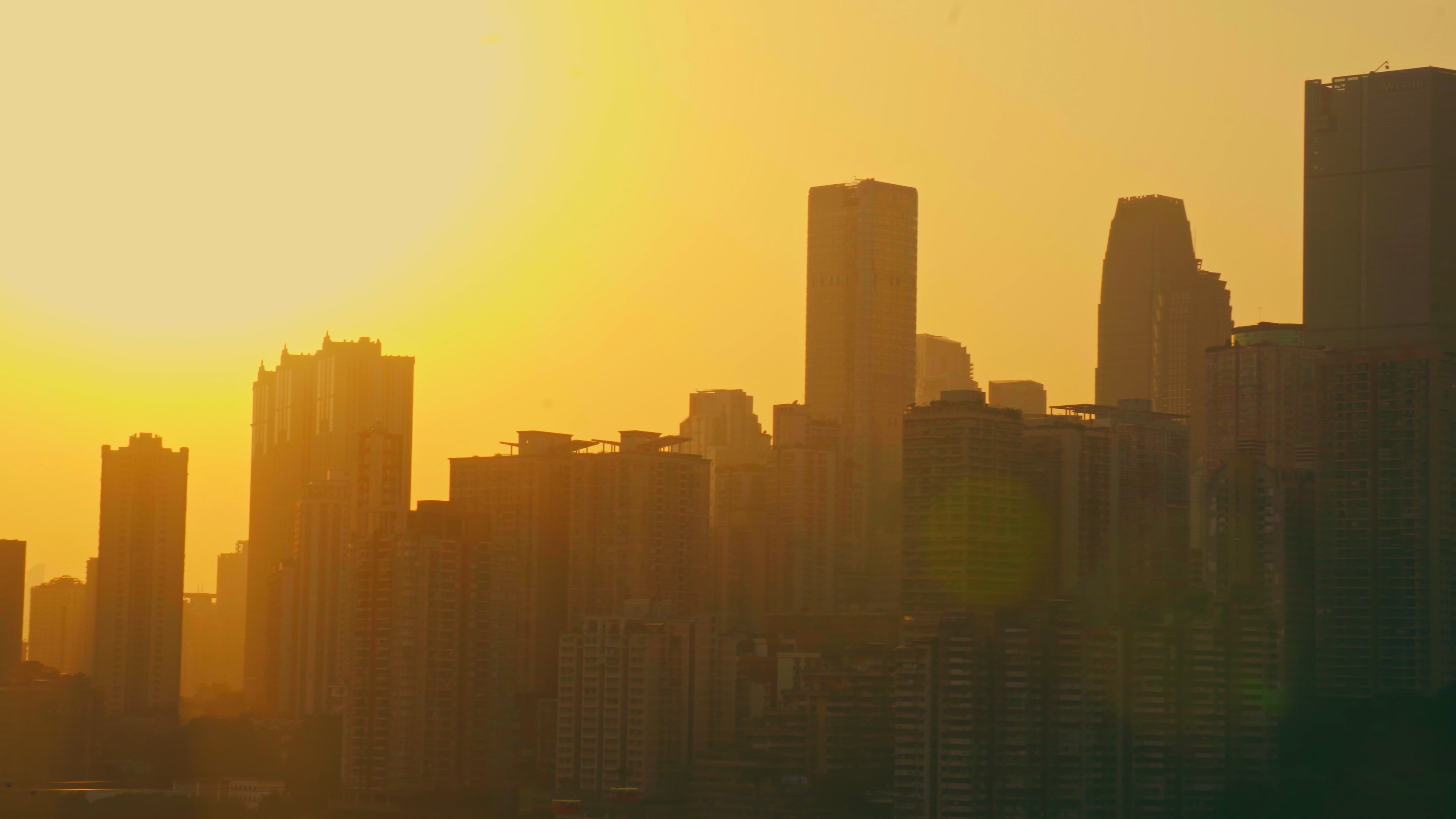 4K实拍早晨太阳下的重庆城市视频素材视频的预览图