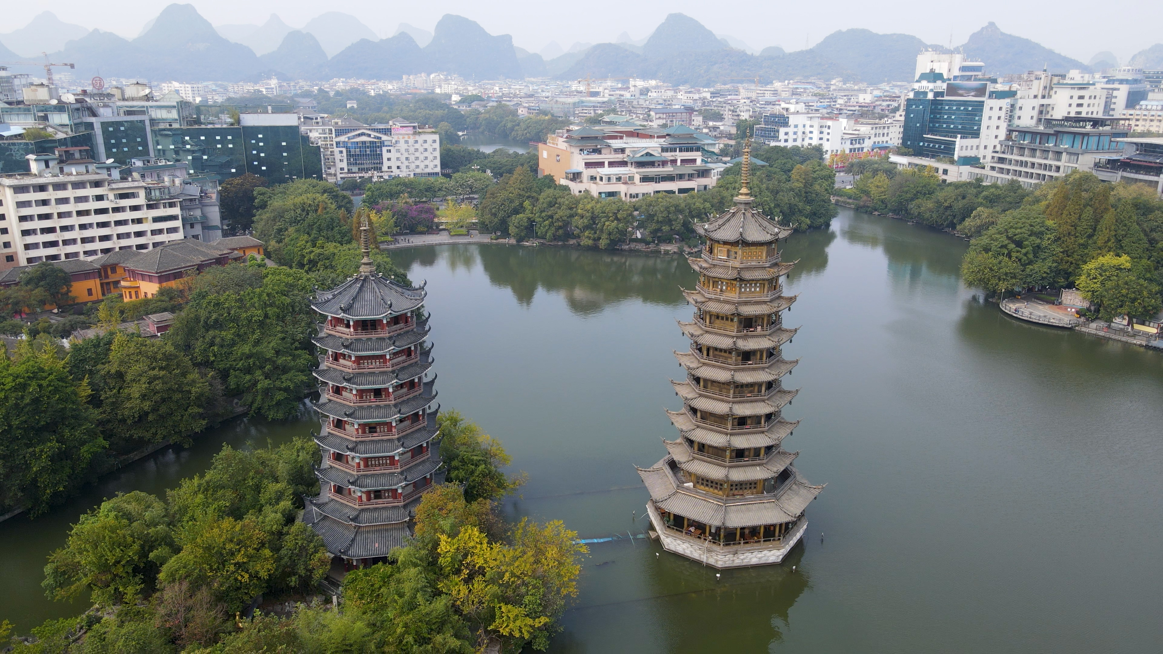 4K航拍桂林日月双塔风景视频视频的预览图