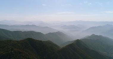 4K中国秦岭山脉航拍中国祖国山河风光视频视频的预览图