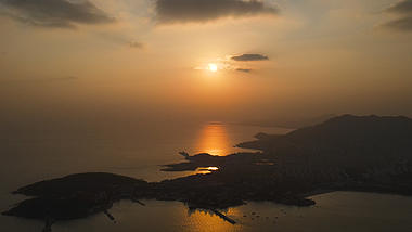 4K航拍海上唯美日落夕阳空镜实拍视频的预览图