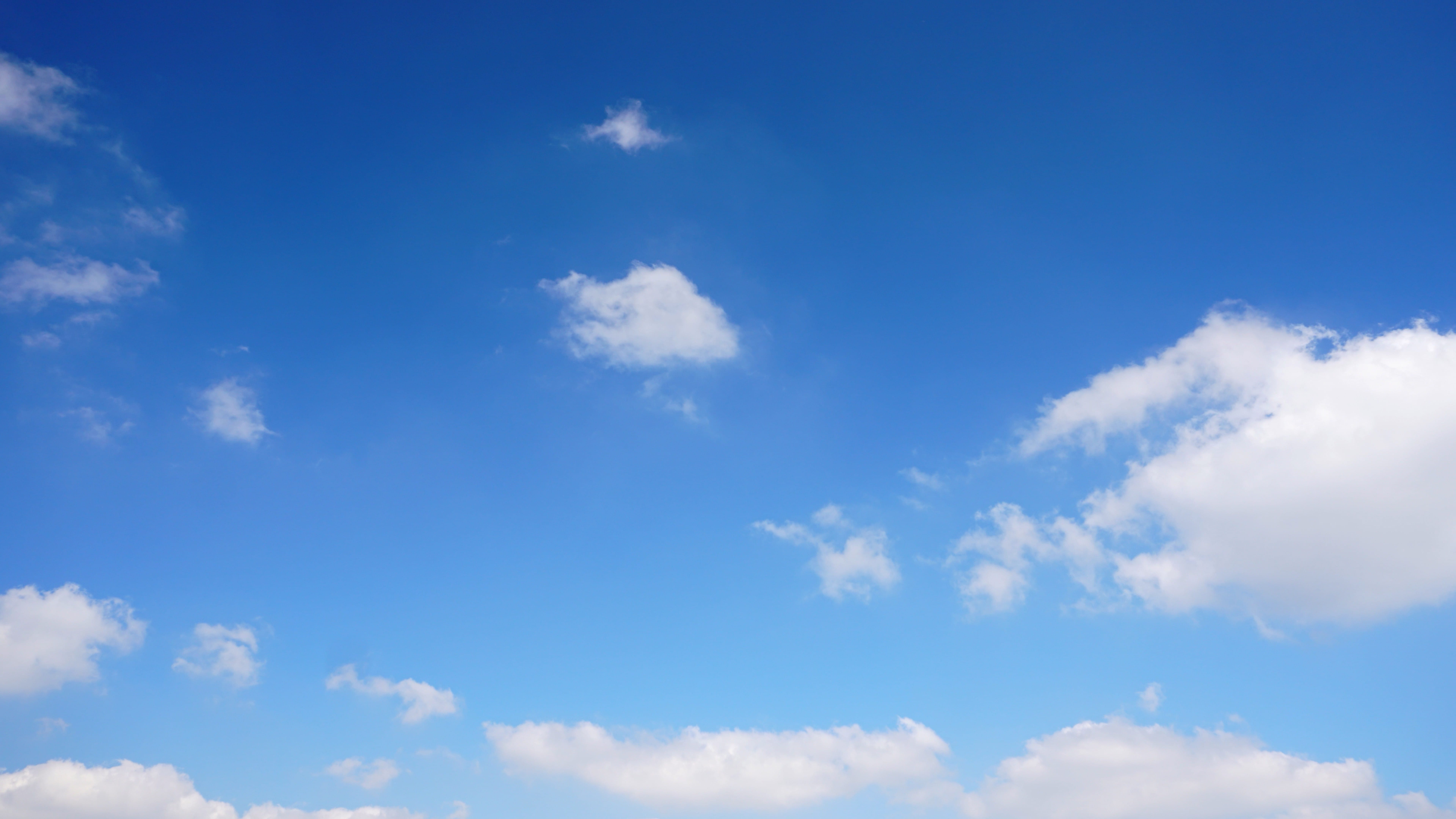 8K实拍蓝天白云天空云朵延时摄影视频的预览图